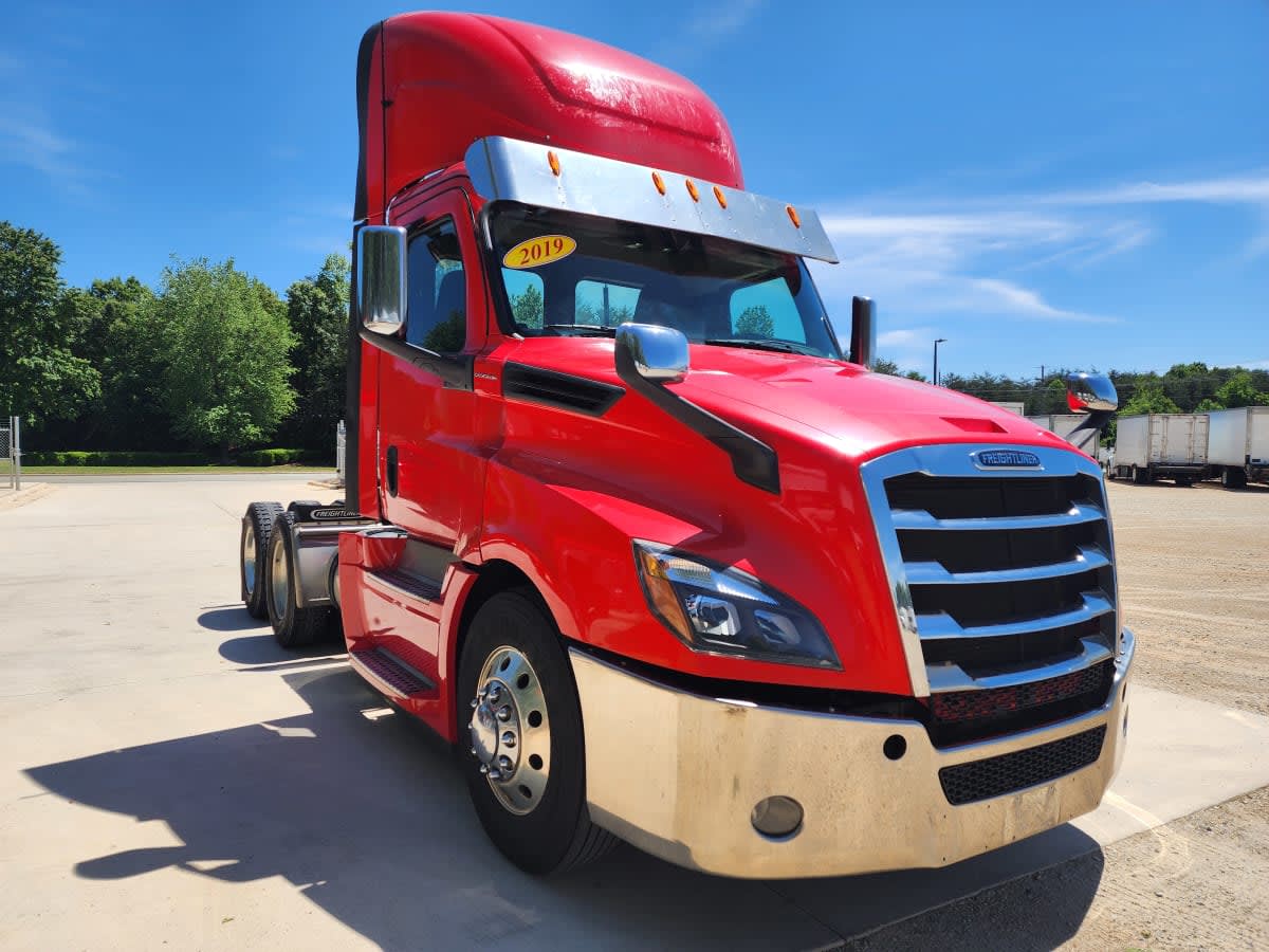 2019 Freightliner Cascadia in Greensboro, NC — photo 3