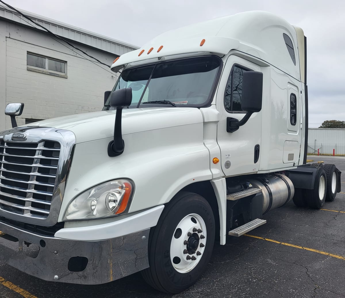 2019 Freightliner - image 1