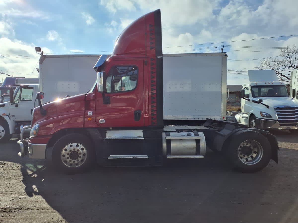 2019 Freightliner - image 10