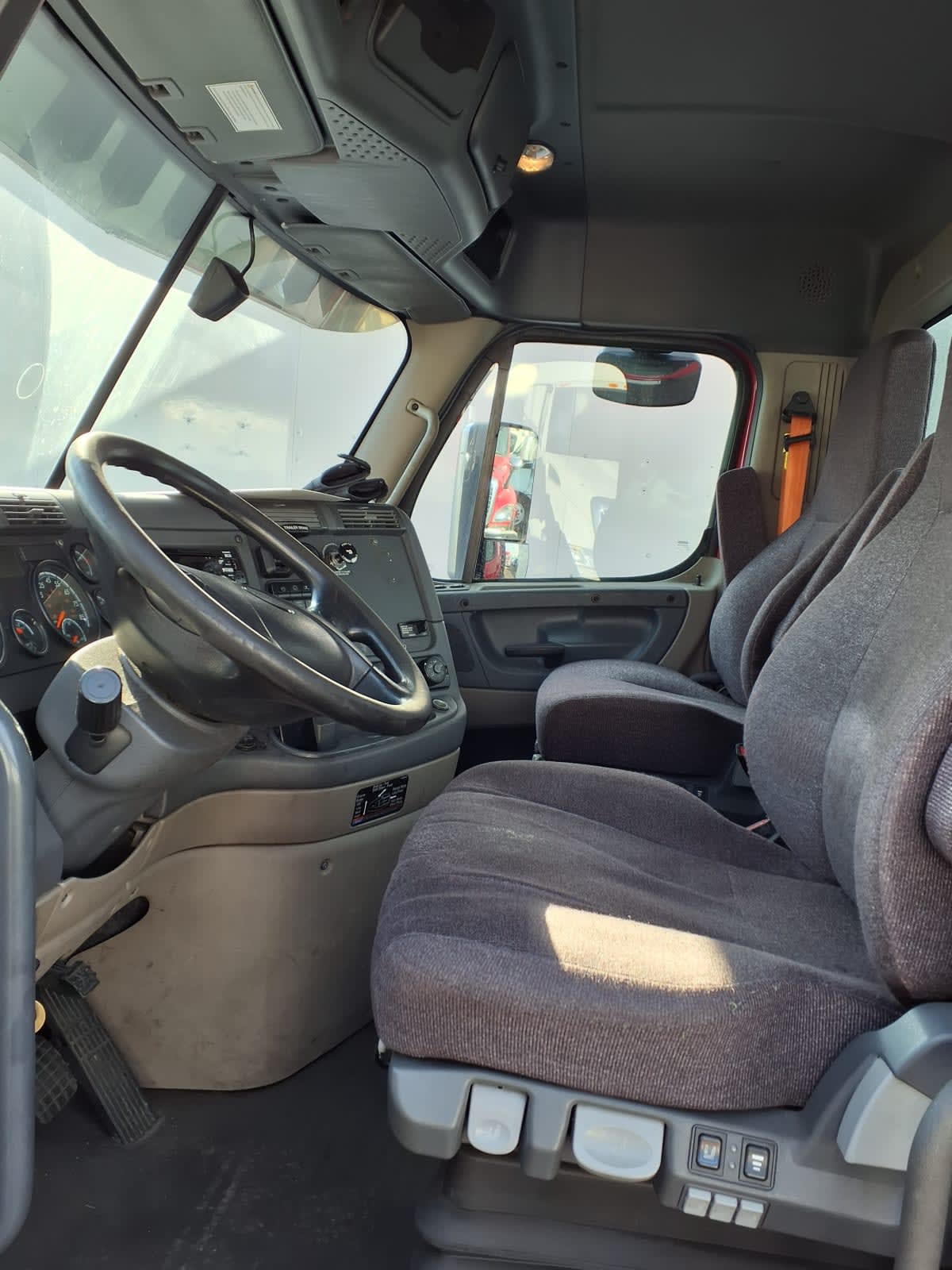 2019 Freightliner - image 7