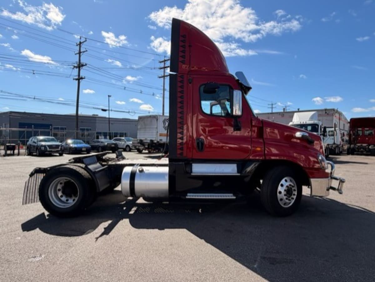 2019 Freightliner - image 12