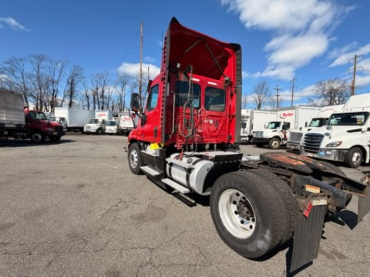 2019 Freightliner - image 6