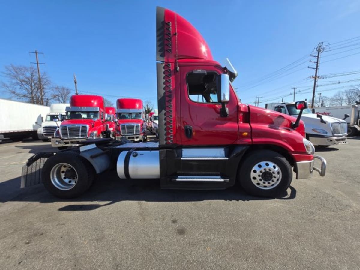 2019 Freightliner - image 10