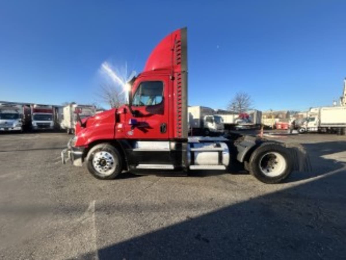 2019 Freightliner - image 13