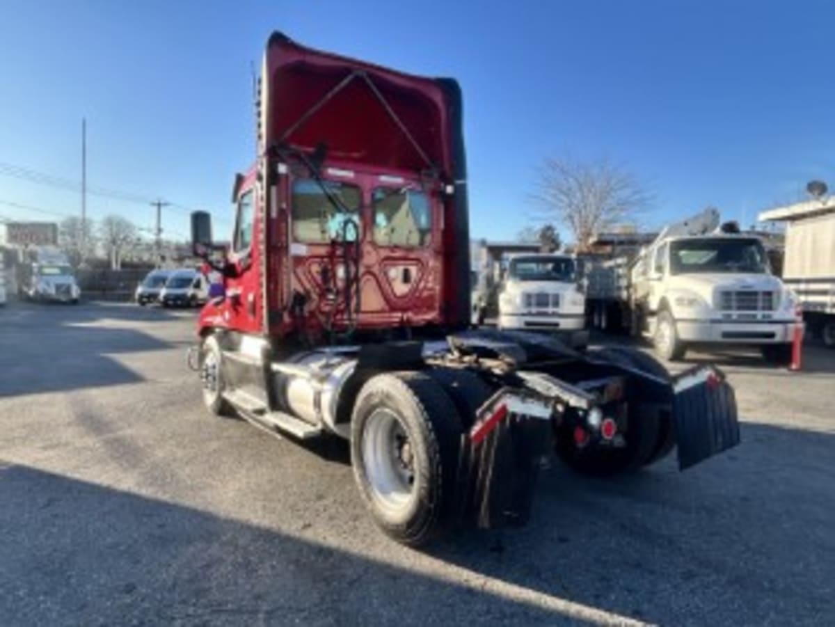 2019 Freightliner - image 6