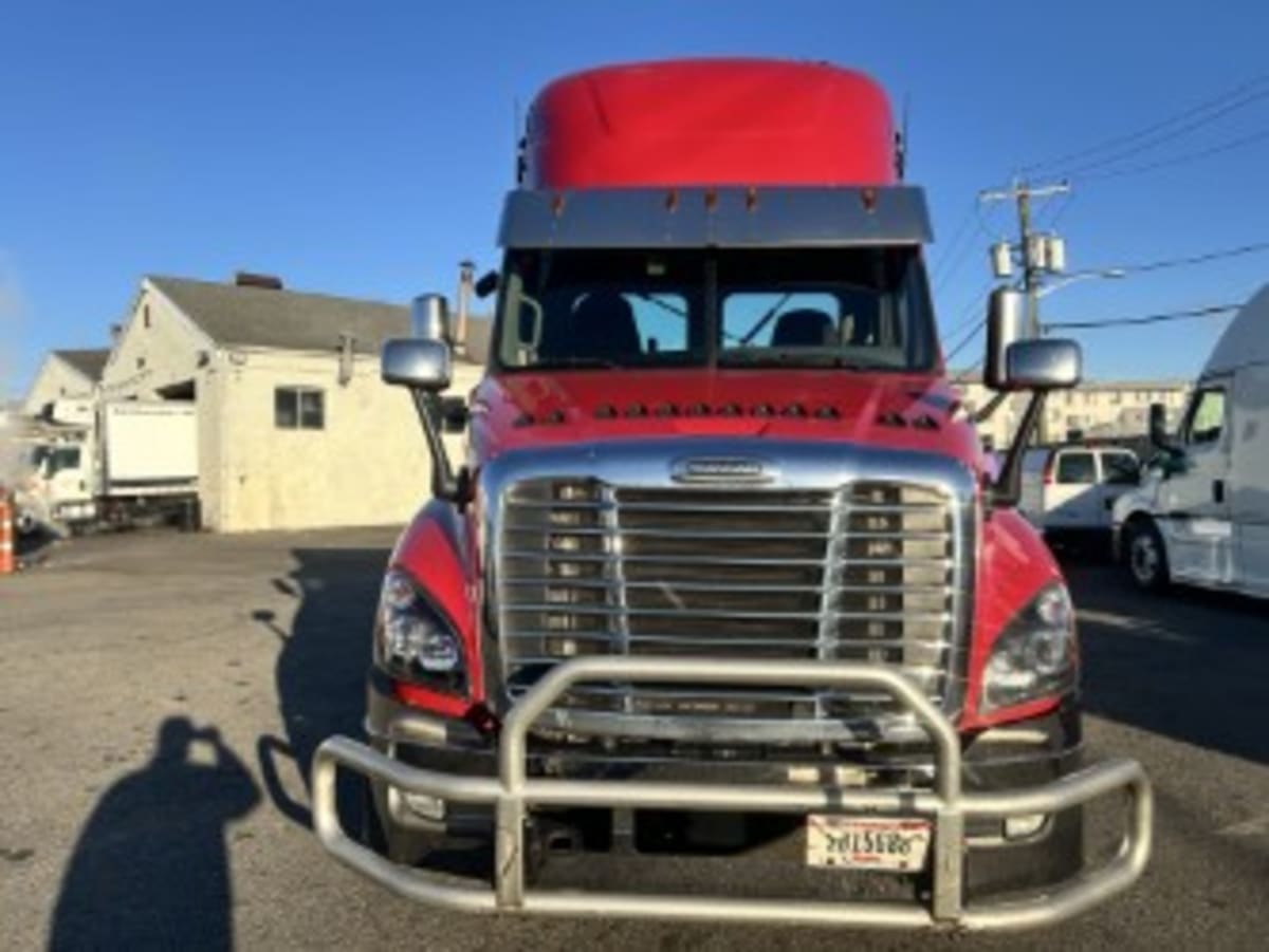 2019 Freightliner - image 2