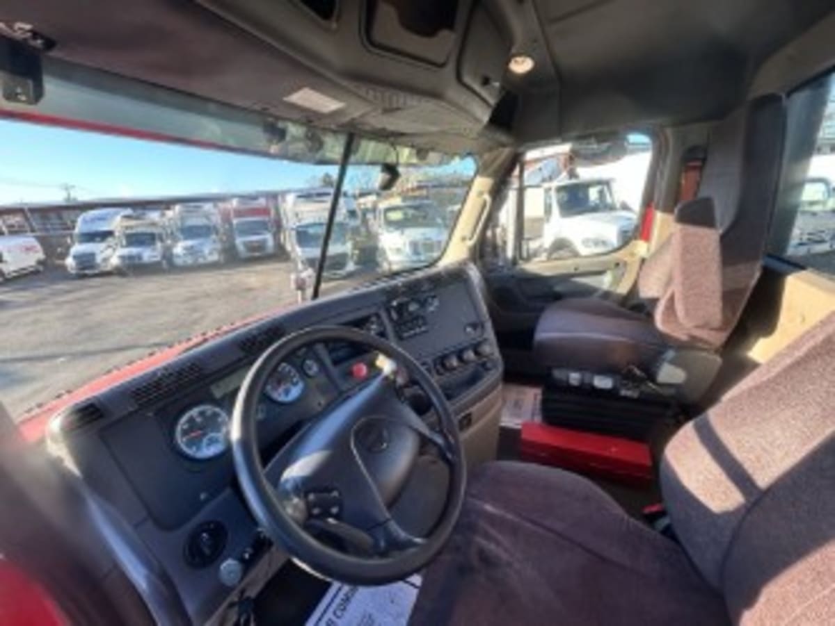 2019 Freightliner - image 7