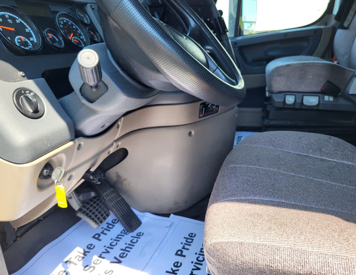 2019 Freightliner - image 10