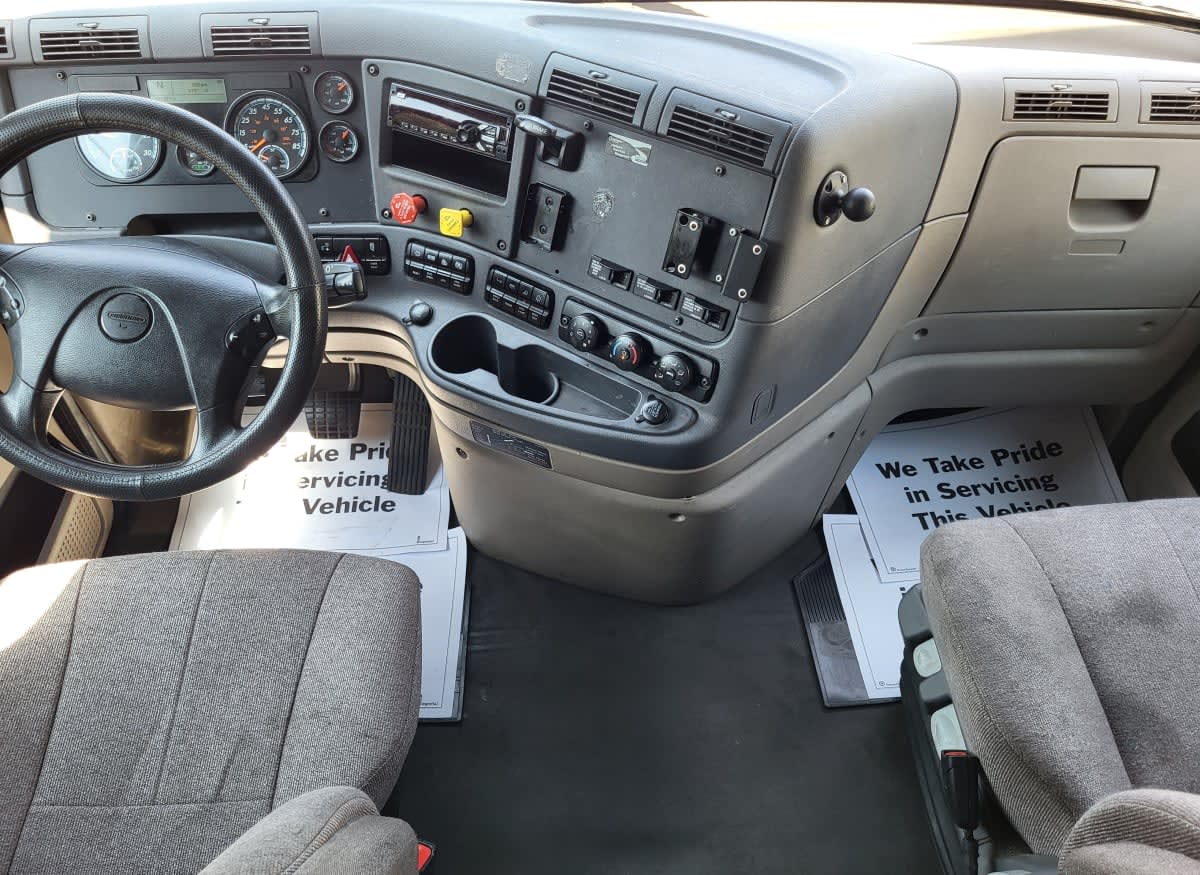 2019 Freightliner - image 11