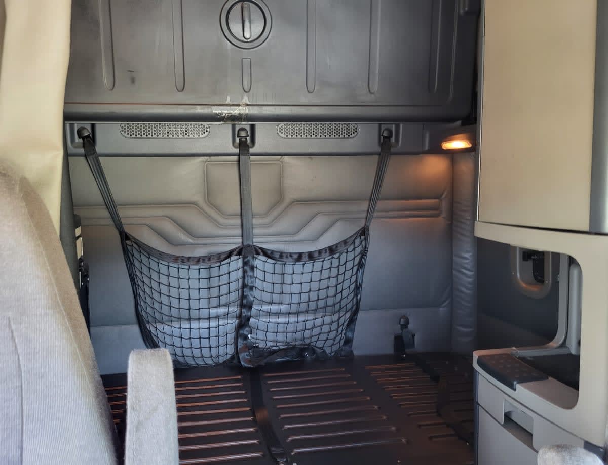 2019 Freightliner - image 12