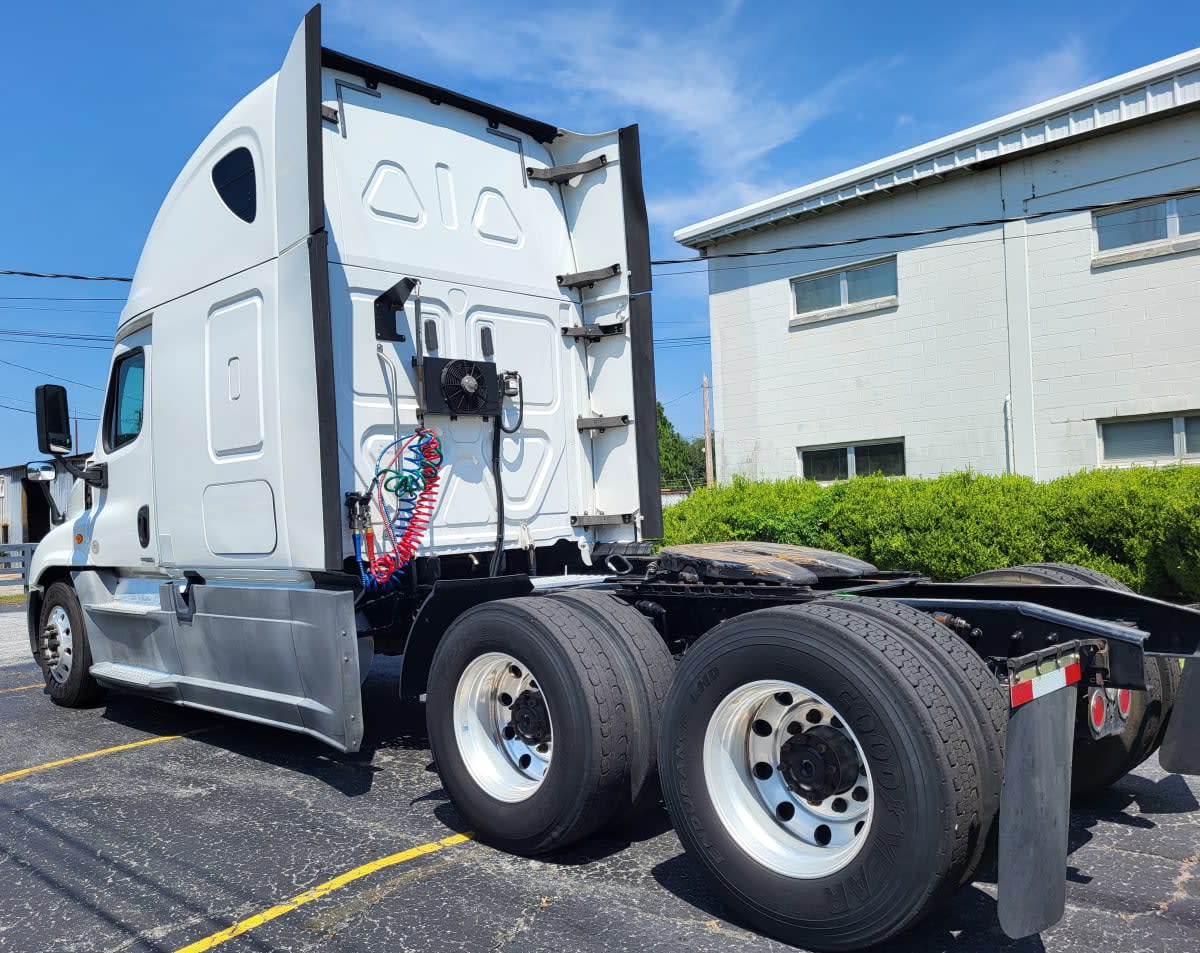 2019 Freightliner - image 3