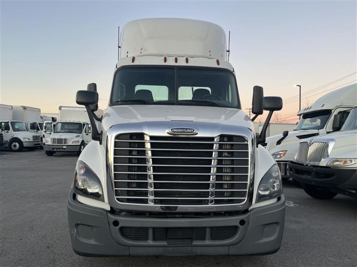 2019 Freightliner - image 2