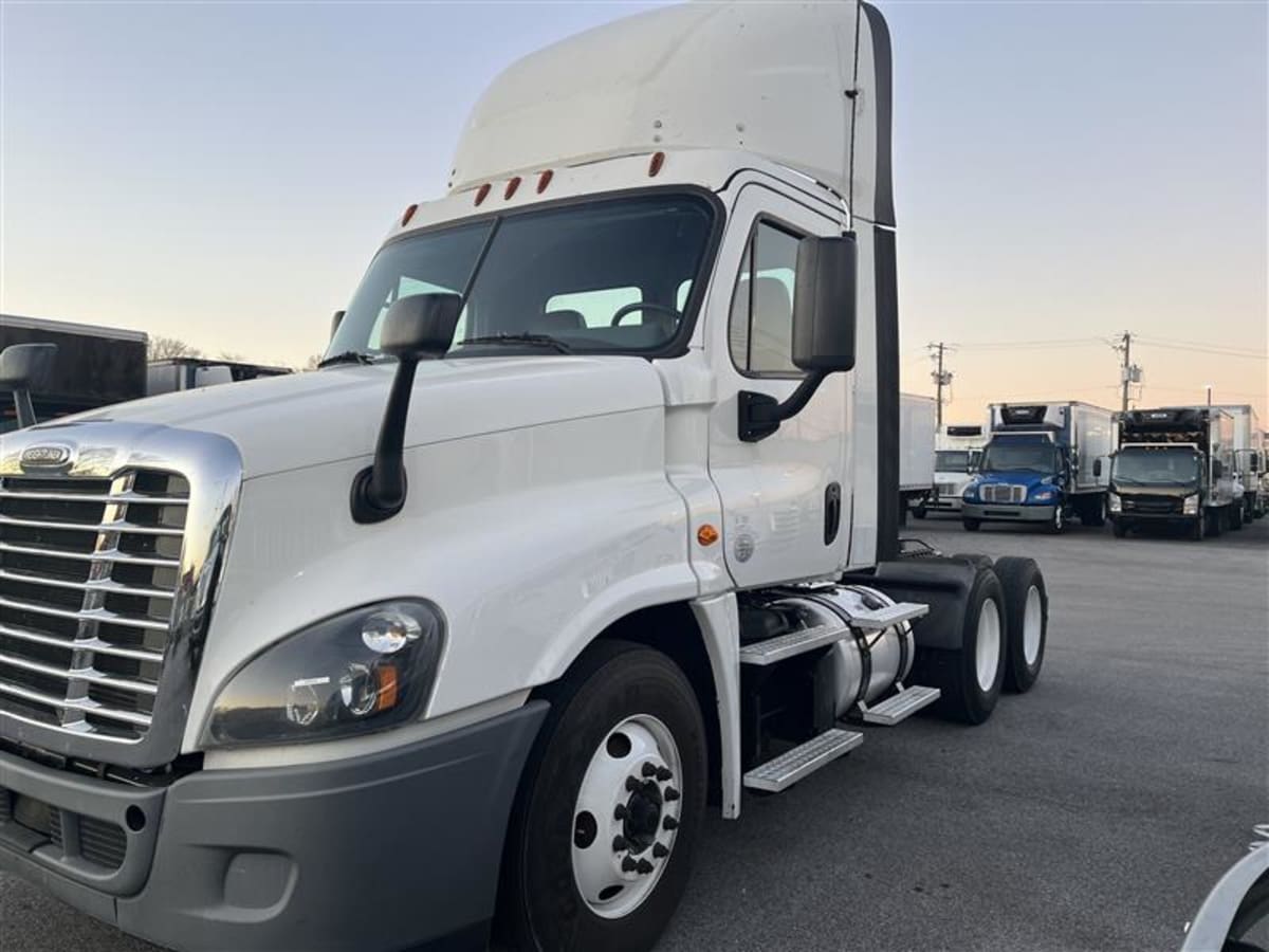 2019 Freightliner - image 1