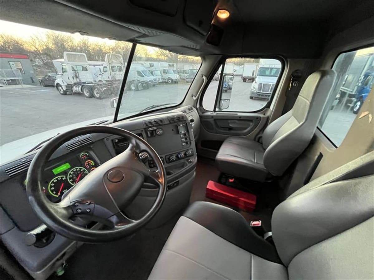 2019 Freightliner - image 7