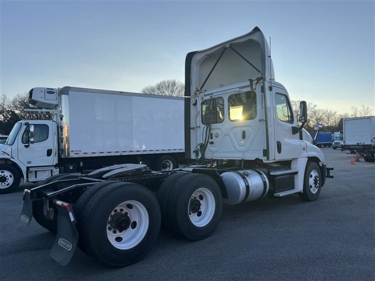 2019 Freightliner - image 4