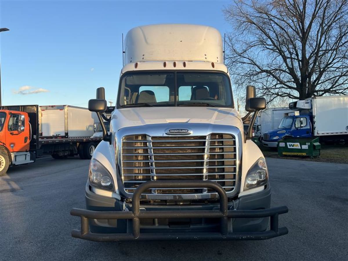 2019 Freightliner - image 2