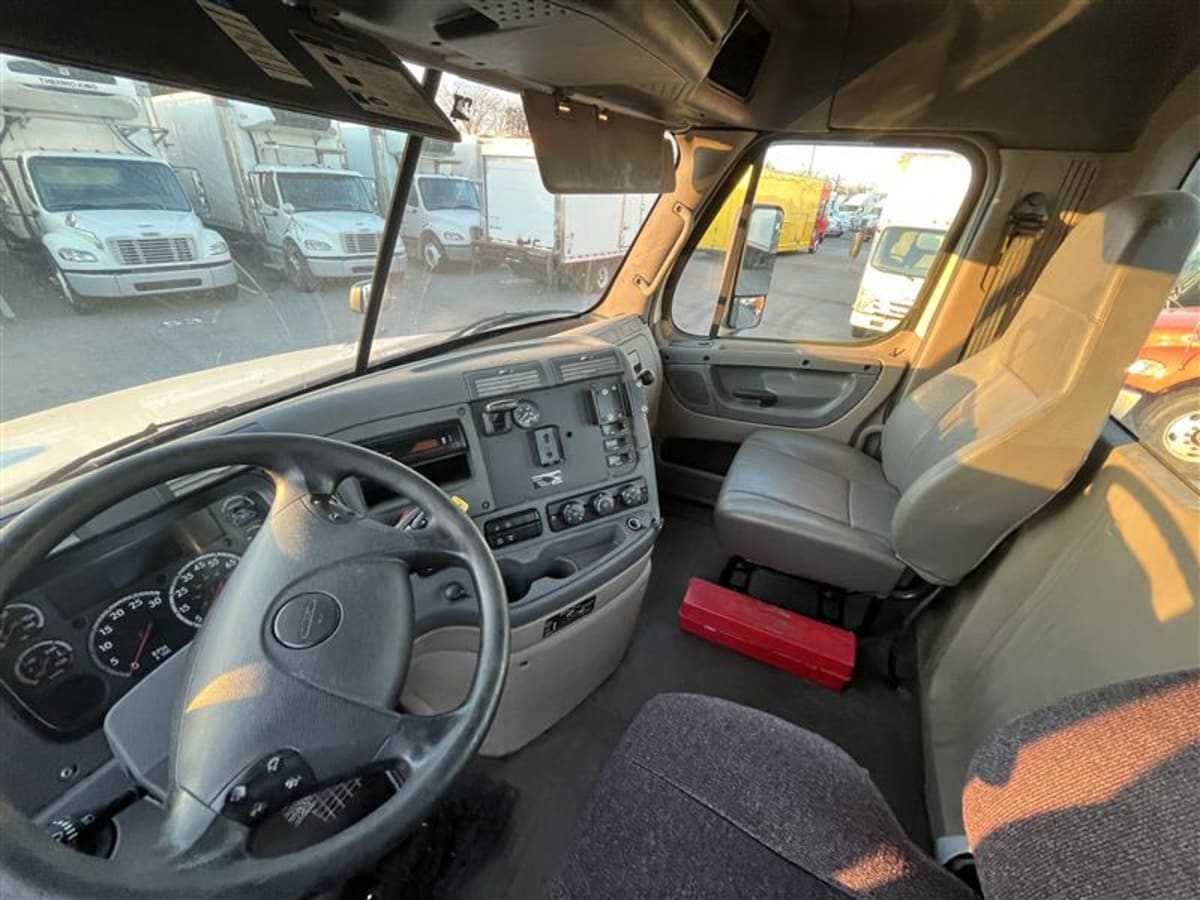2019 Freightliner - image 7