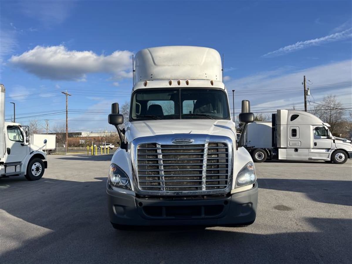 2019 Freightliner - image 2