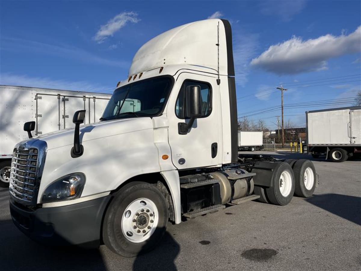 2019 Freightliner - image 1