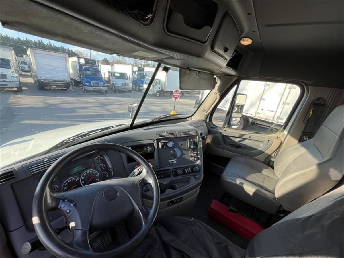 2019 Freightliner - image 7