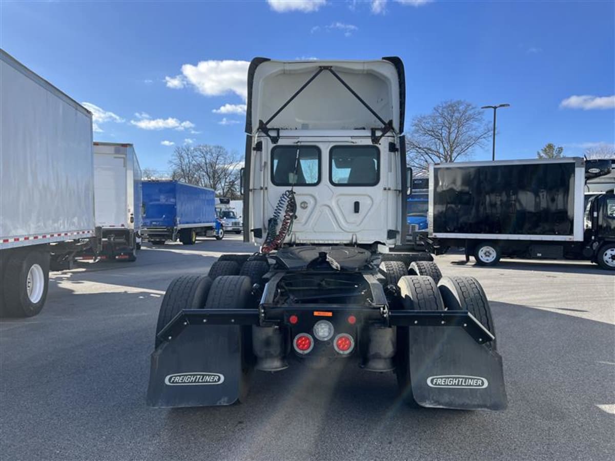 2019 Freightliner - image 5