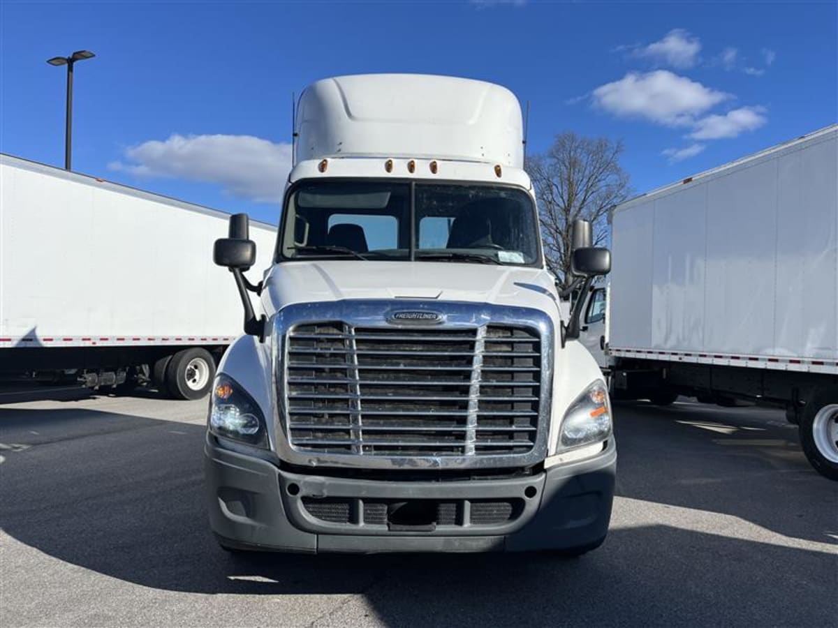 2019 Freightliner - image 2