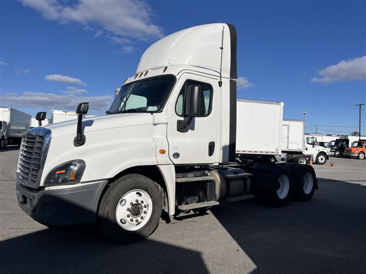 2019 Freightliner - image 1