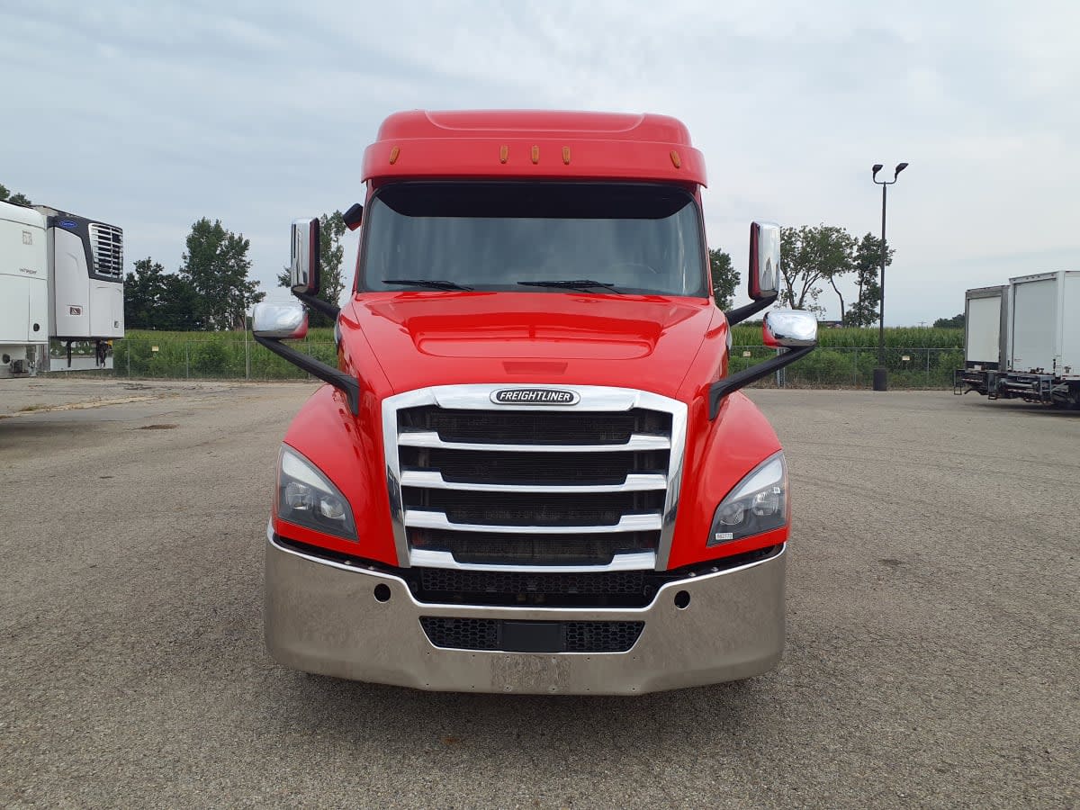 2019 Freightliner Cascadia in Wayland, MI — photo 2