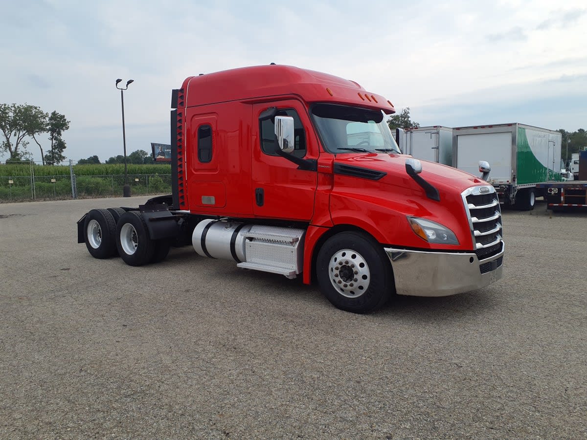2019 Freightliner Cascadia in Wayland, MI — photo 3