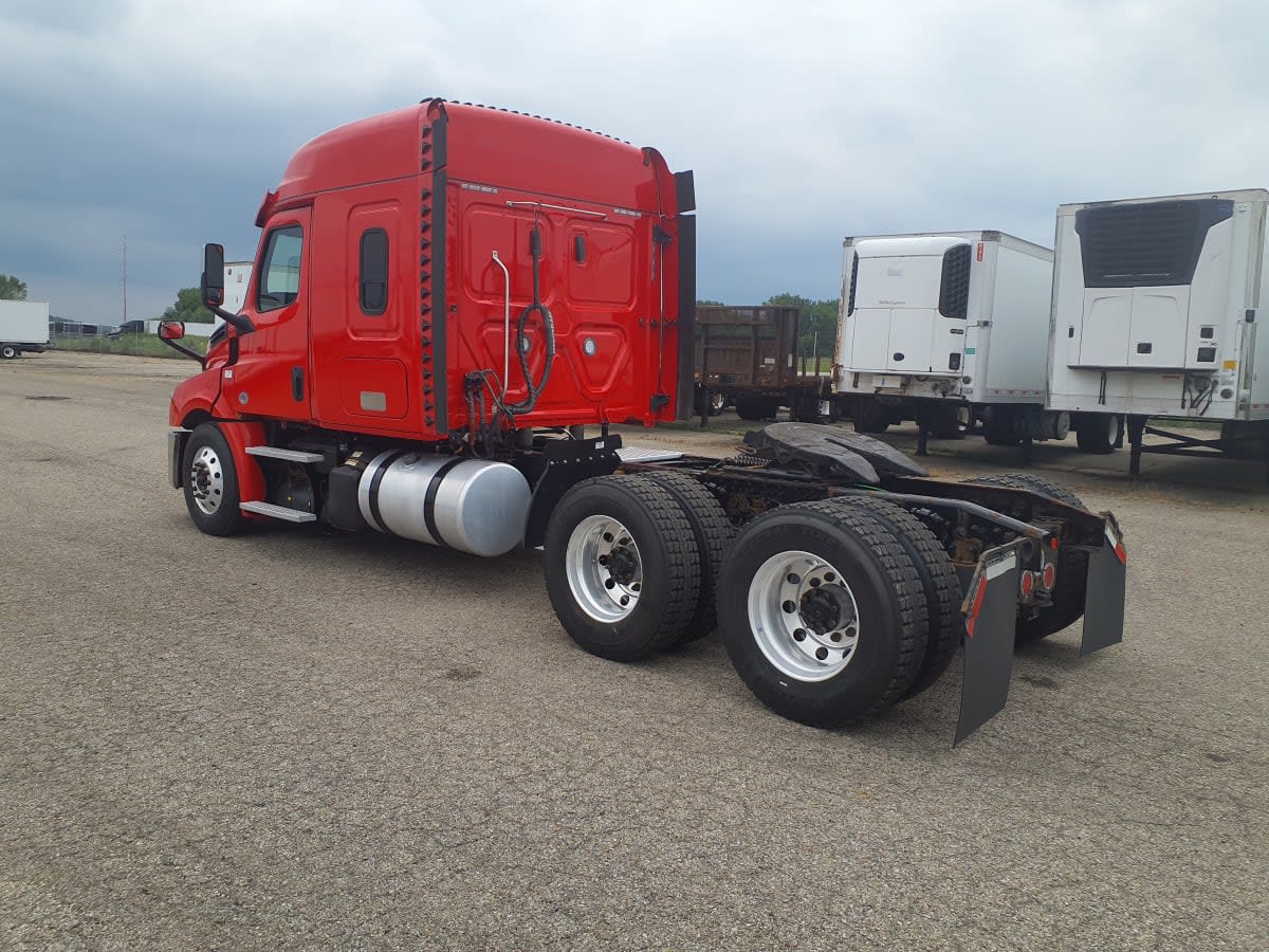 2019 Freightliner Cascadia in Wayland, MI — photo 6