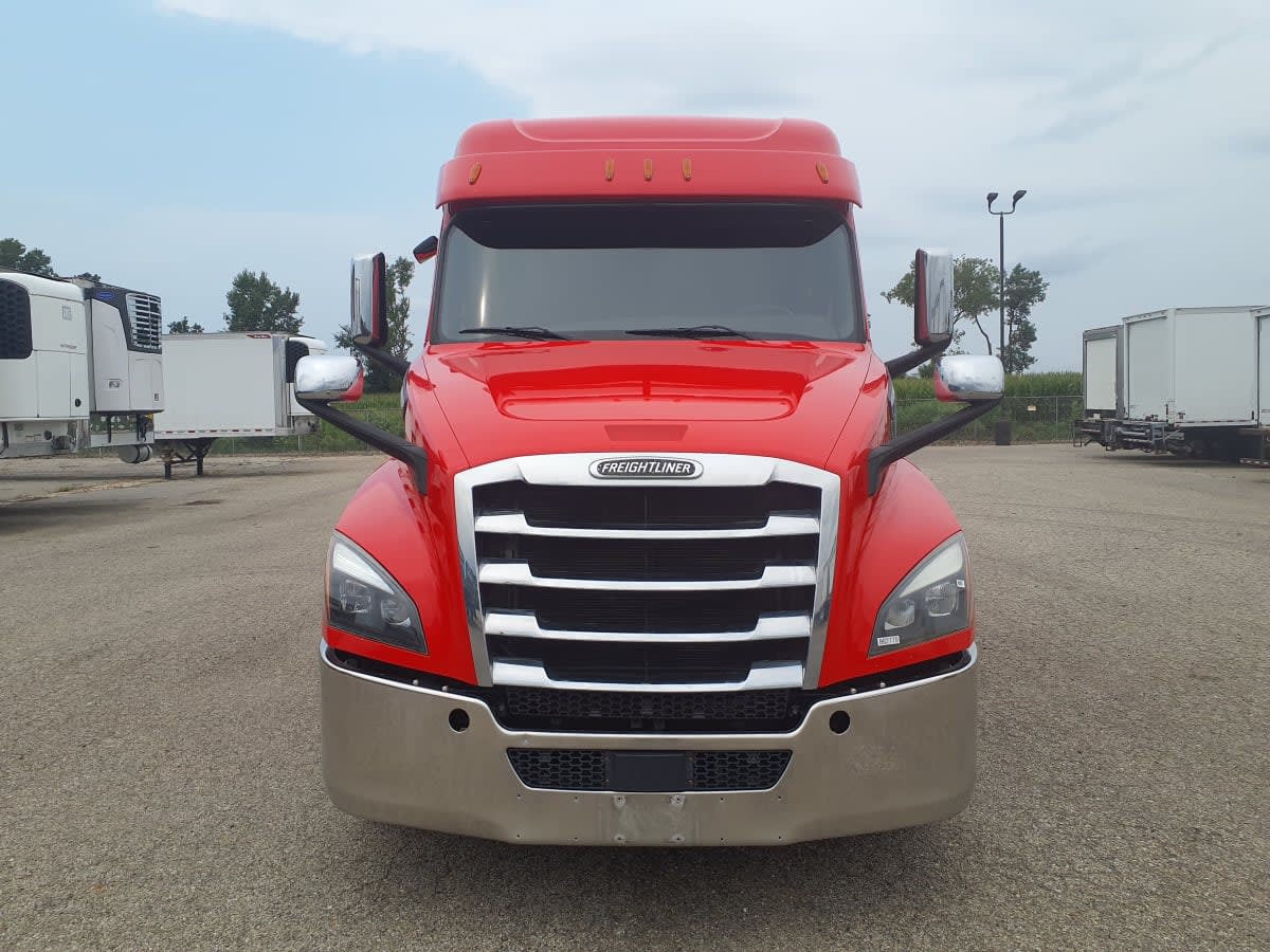 2019 Freightliner Cascadia in Wayland, MI — photo 2