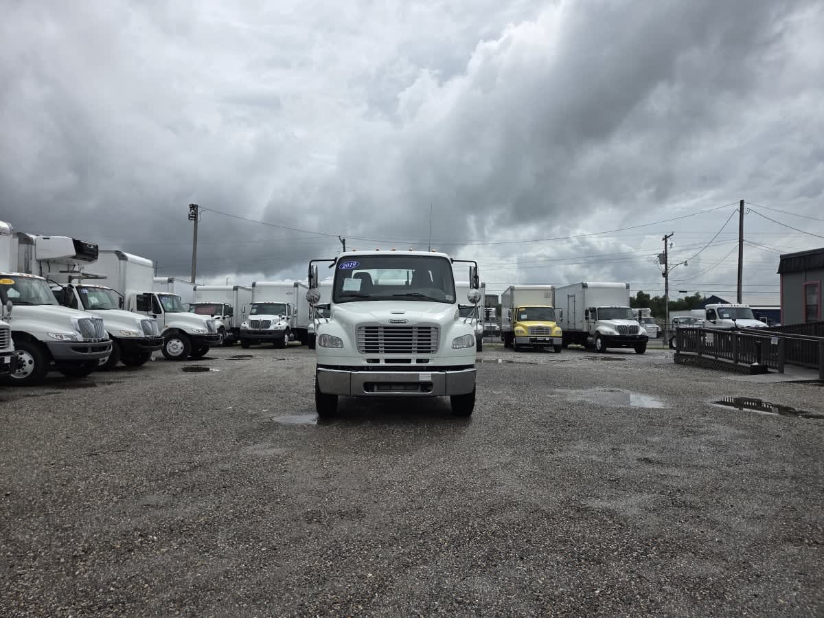 2019 Freightliner M2 106 in St. Rose, LA — photo 2