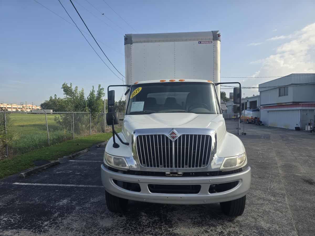 2019 International 4300 in Tampa, FL — photo 2