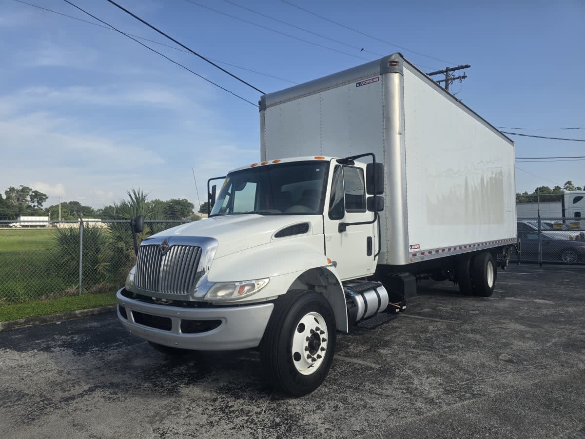 2019 International 4300 in Tampa, FL — photo 3