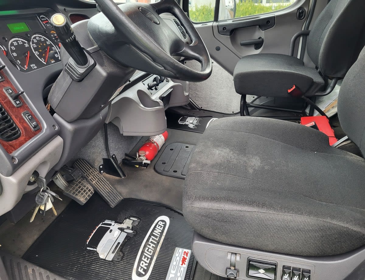 2019 Freightliner/Mercedes M2 106 863023