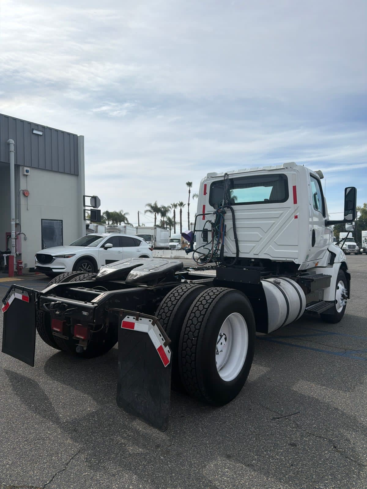 2019 International RH in Fontana, CA — photo 4