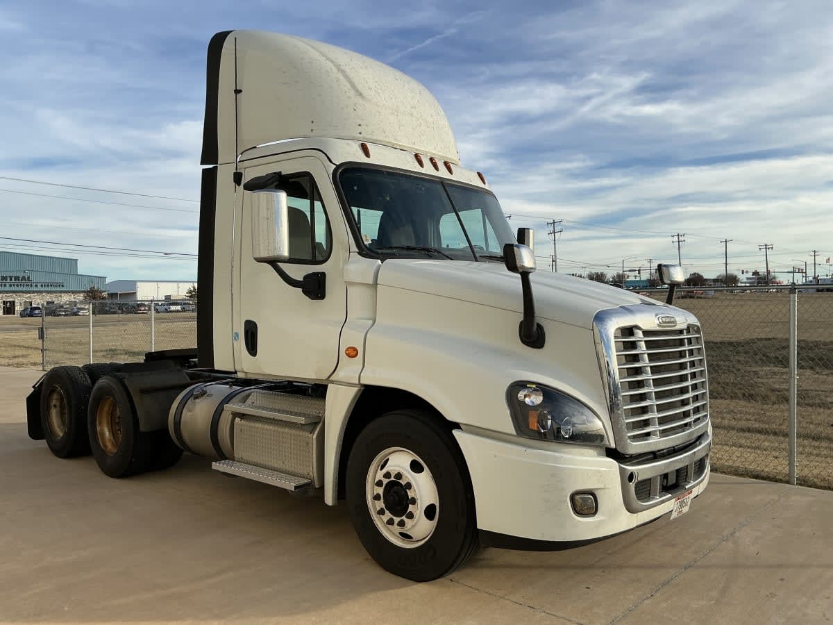 2019 Freightliner/Mercedes CASCADIA 125 863104