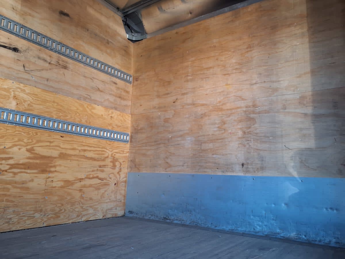 2019 Freightliner/Mercedes M2 106 863108