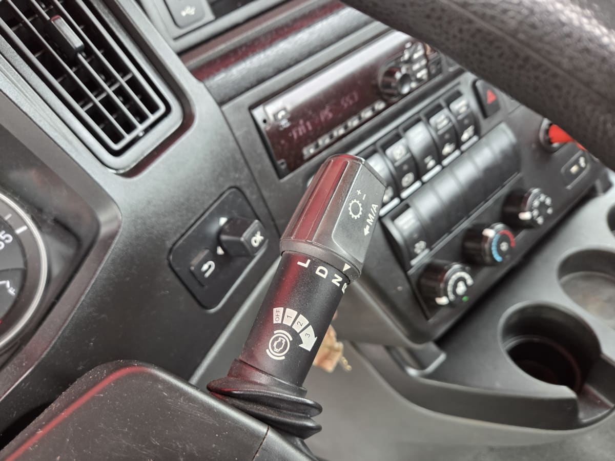 2019 International - image 10