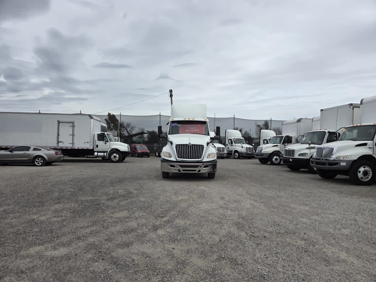 2019 International - image 2