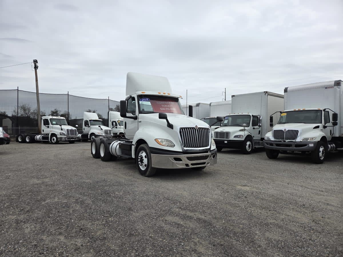 2019 International - image 3