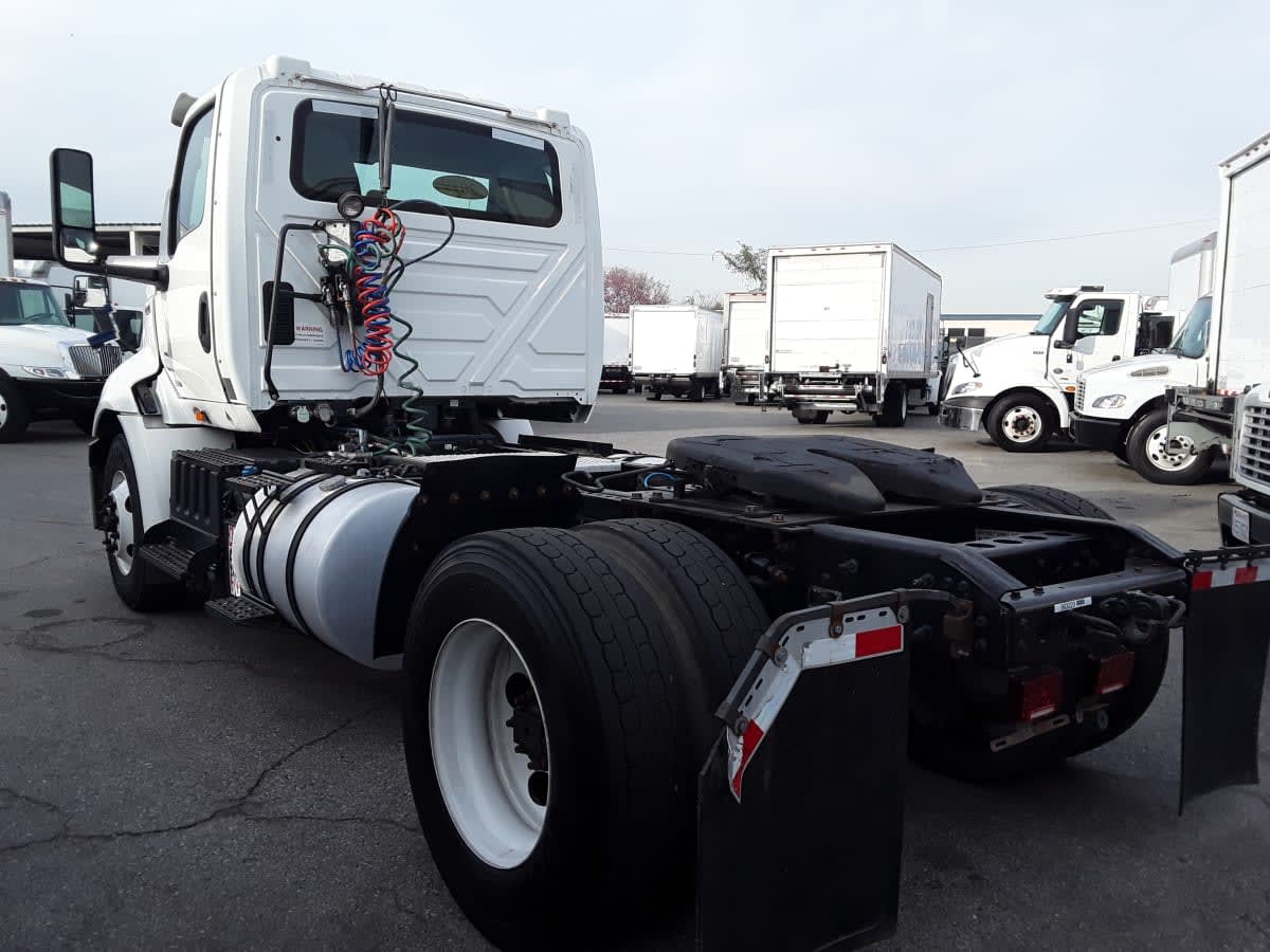 2019 International - image 6