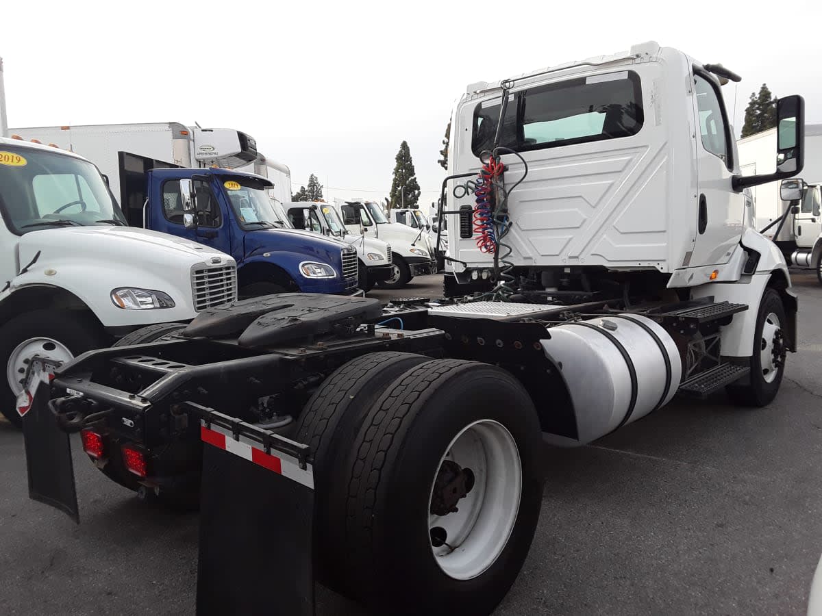 2019 International - image 4