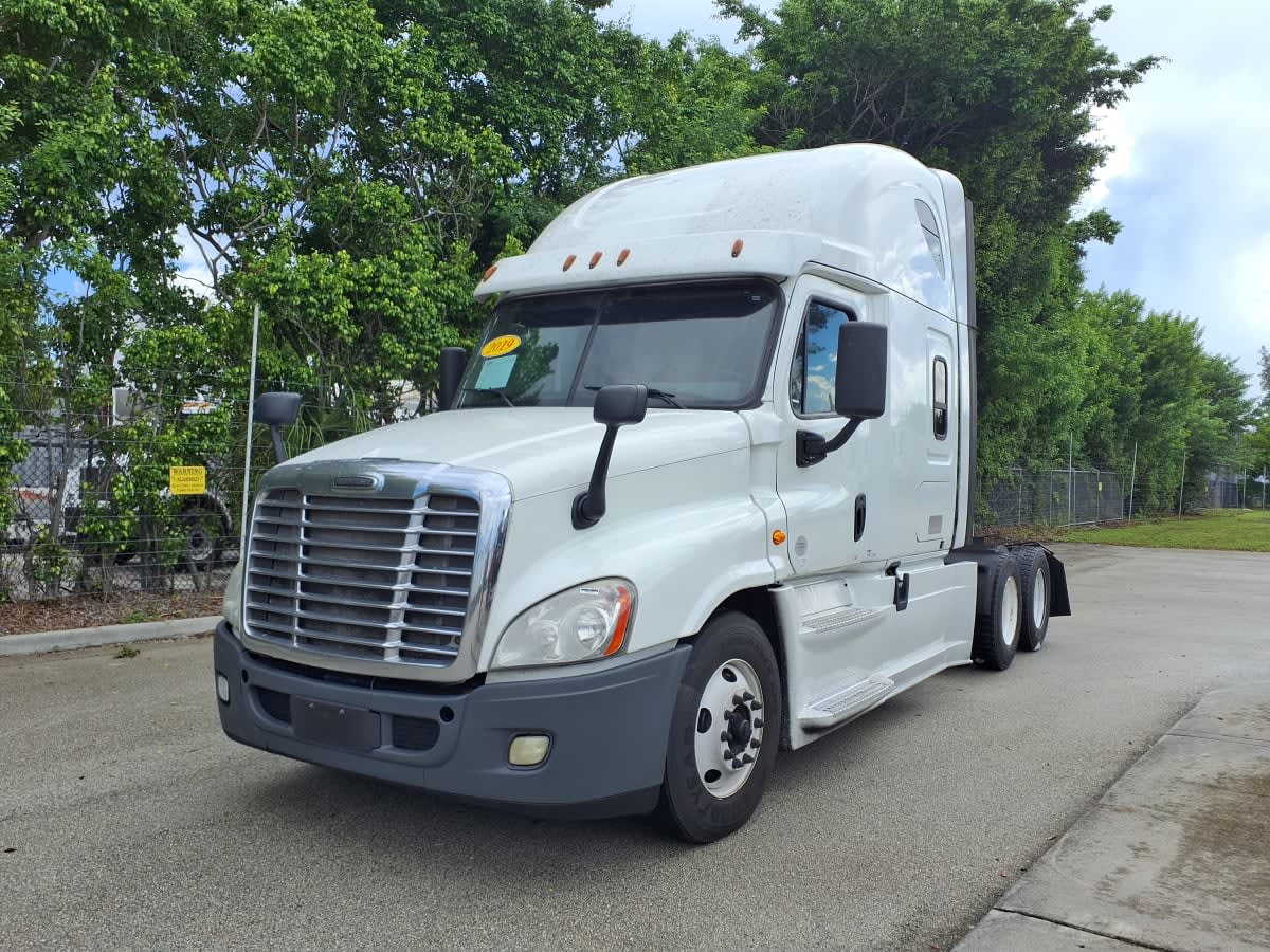2019 Freightliner Cascadia in Davie, FL