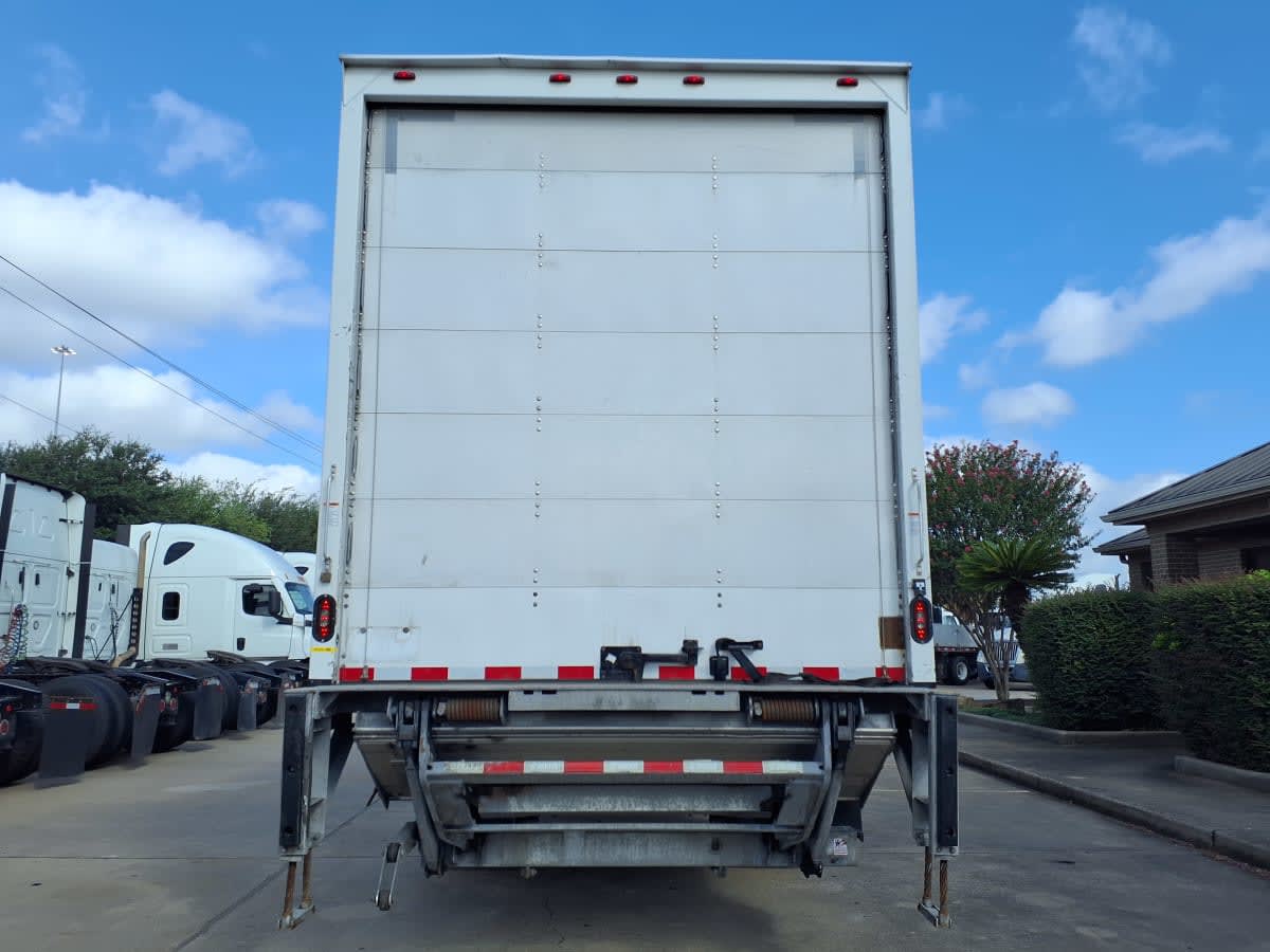 2019 Freightliner M2 106 in Houston, TX — photo 5