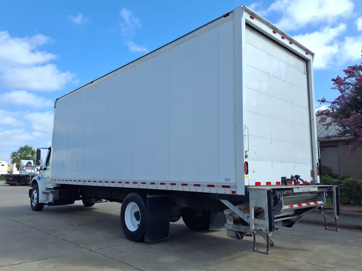 2019 Freightliner M2 106 in Houston, TX — photo 6