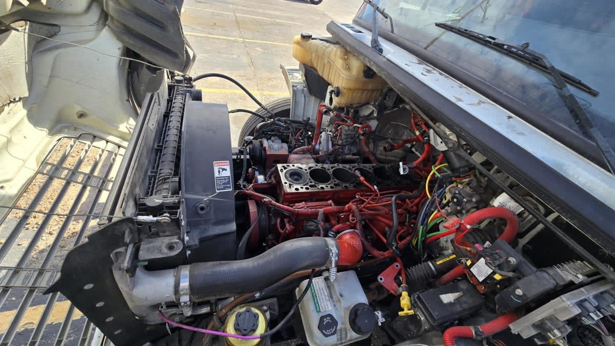 2019 Freightliner M2 106 - image 9