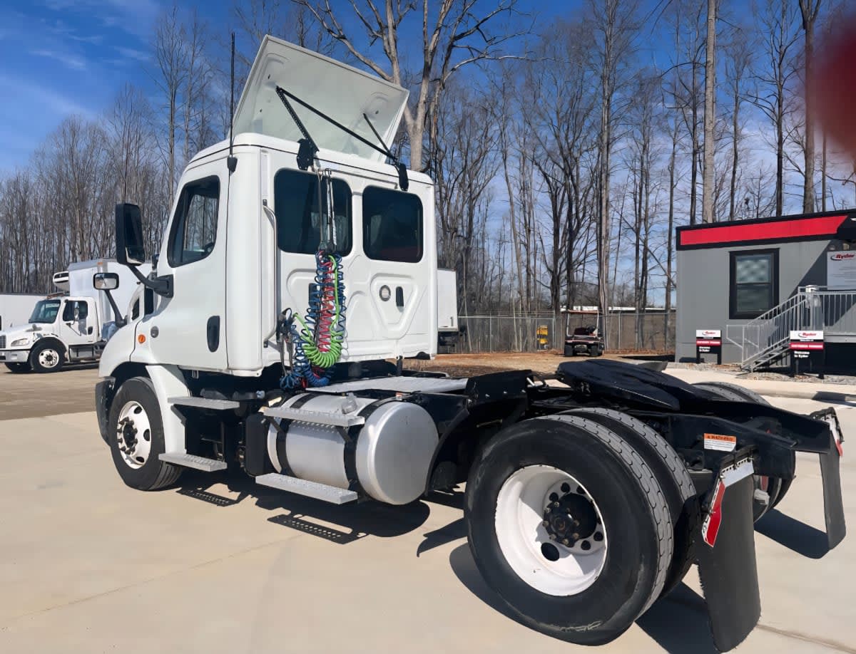 2019 Freightliner - image 6