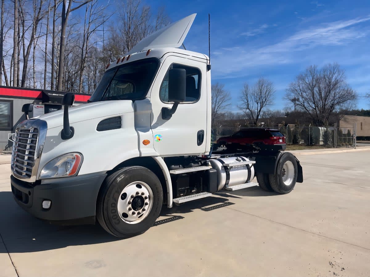 2019 Freightliner - image 1