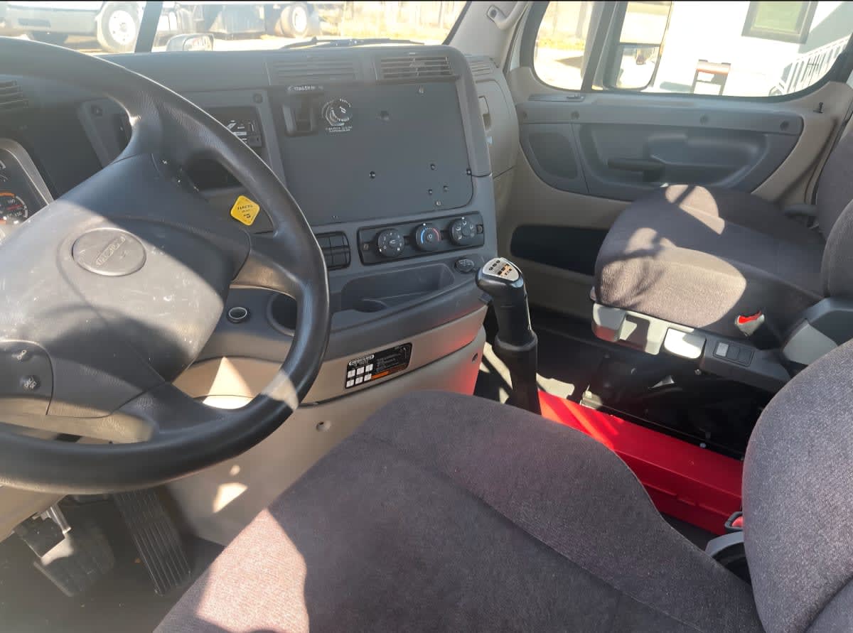 2019 Freightliner - image 7